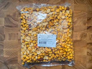 Мясо (АЛЬЯНС) вяленое свинина в прянном томате (500гр): Ореховая смесь ж/с с кукурузой со вкусом 