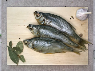 Икра минтая вяленая: Красноперка вяленая